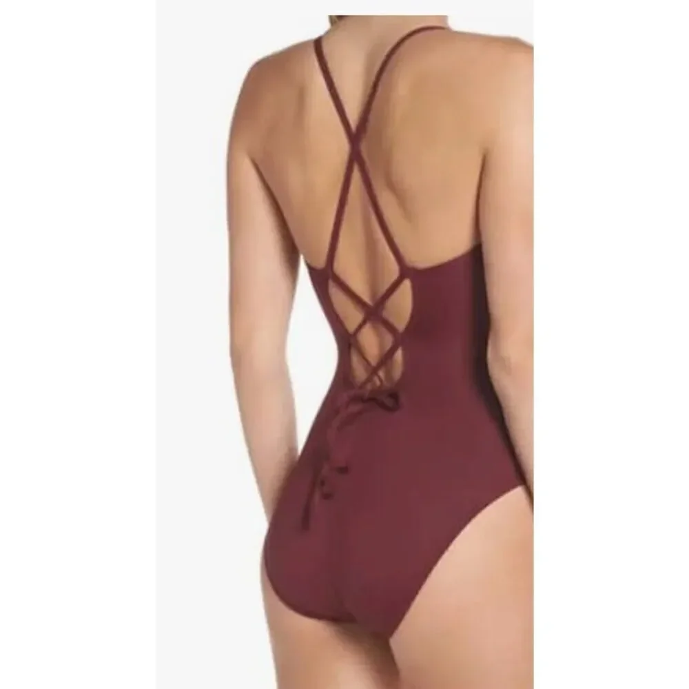 La Blanca Scallop Onepiece Swimsuit